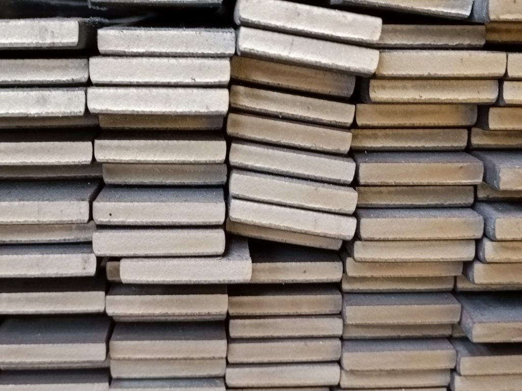 Pletinas, llantas y llantones