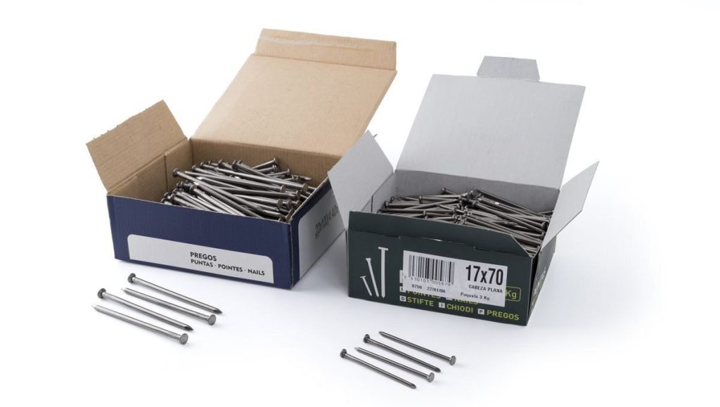 Puntas de acero en cajas